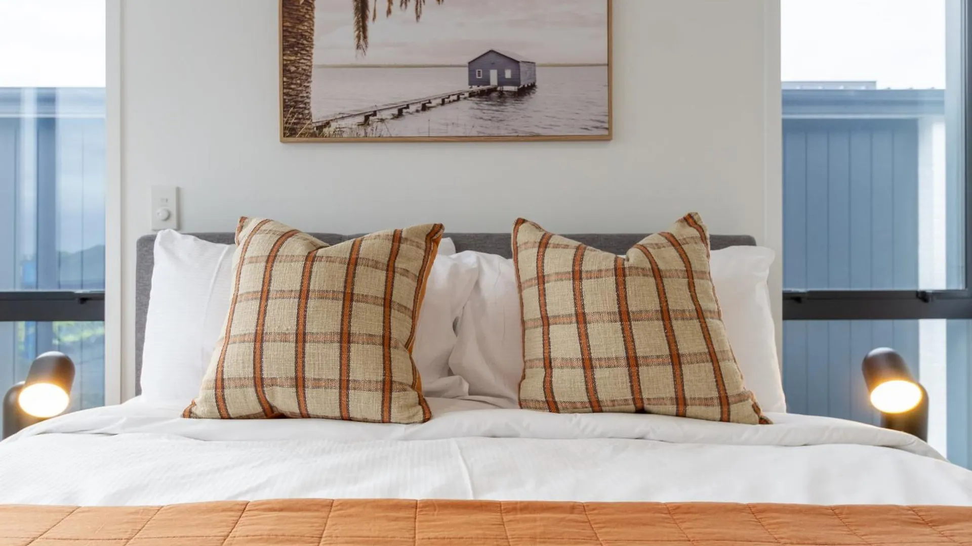 Discover Elegance - New Central Haven. 3 Bedroom Christchurch 0*,